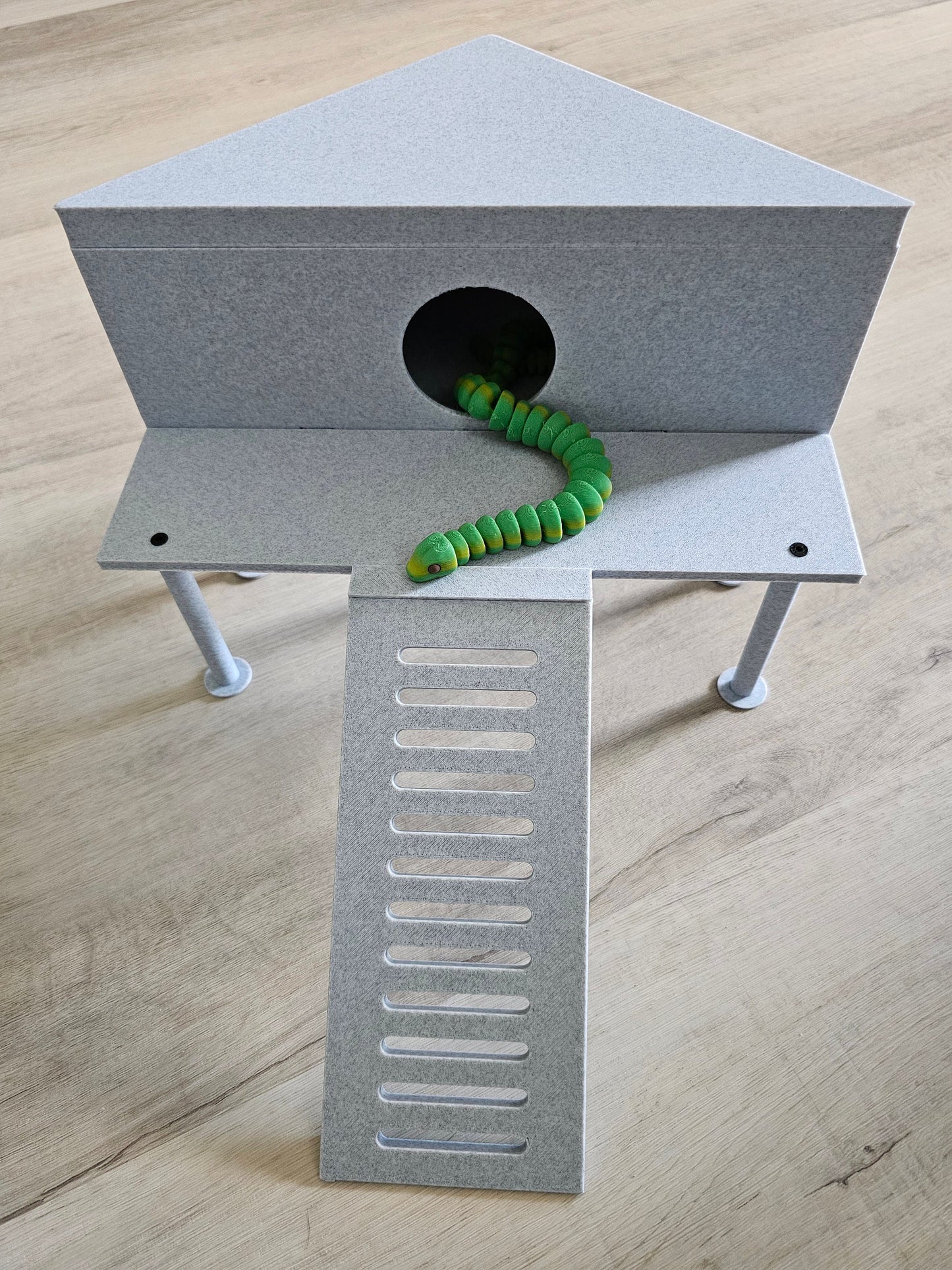 The Triangula Vista- 3D Printed Reptile Hide